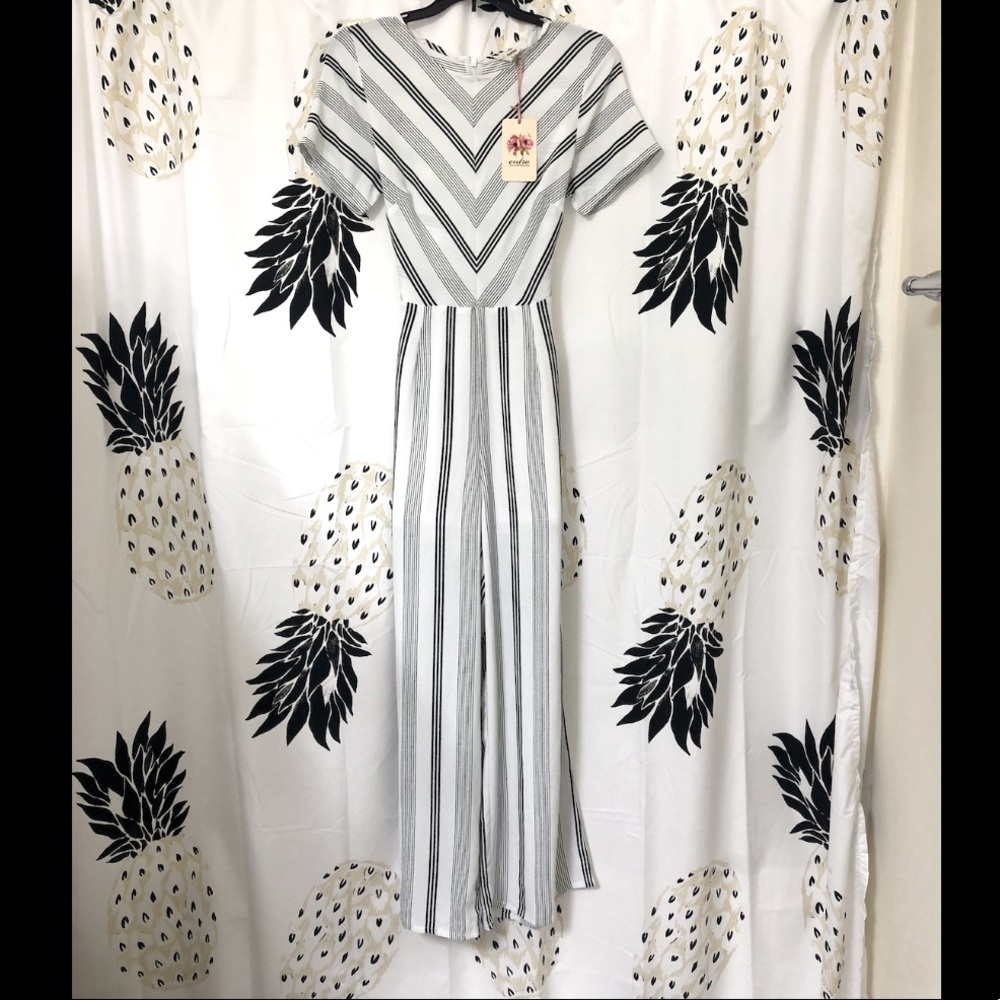 NWT entro jumpsuit size small!